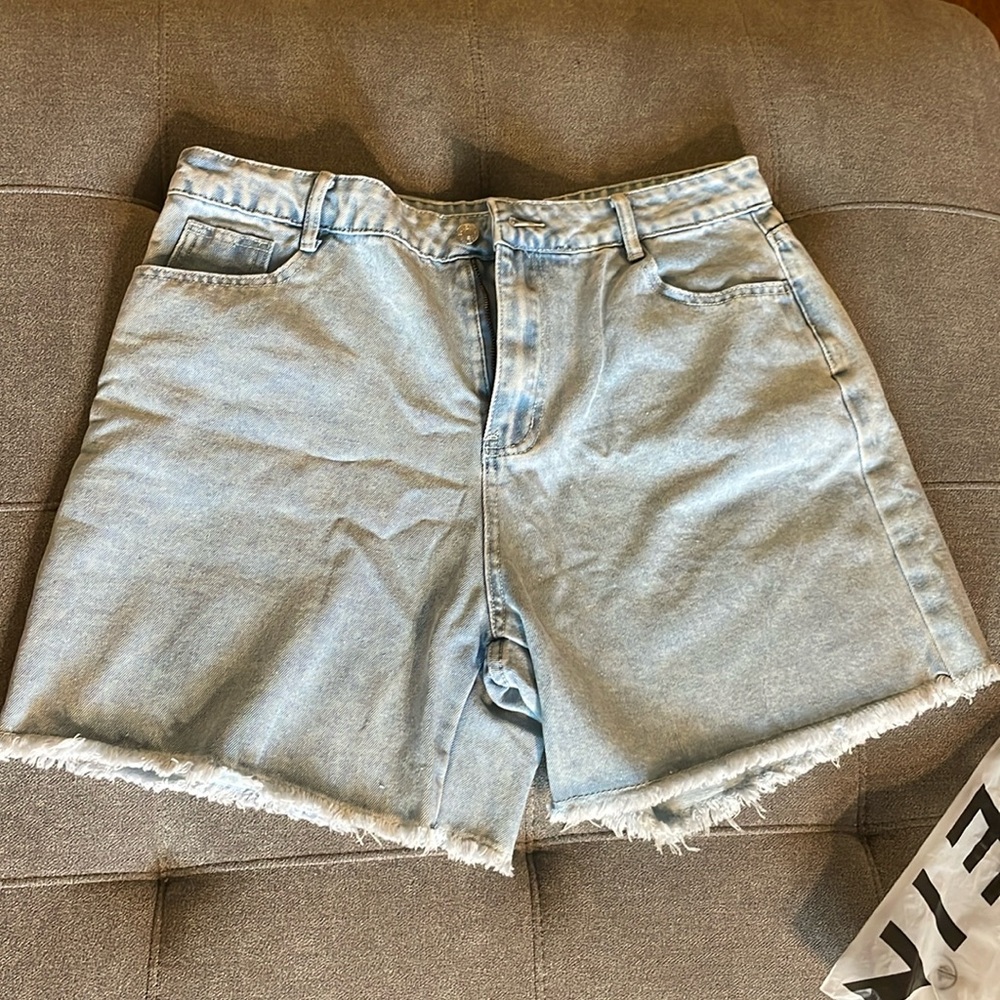 Brand new never worn. I bought the wrong size and never returned them.